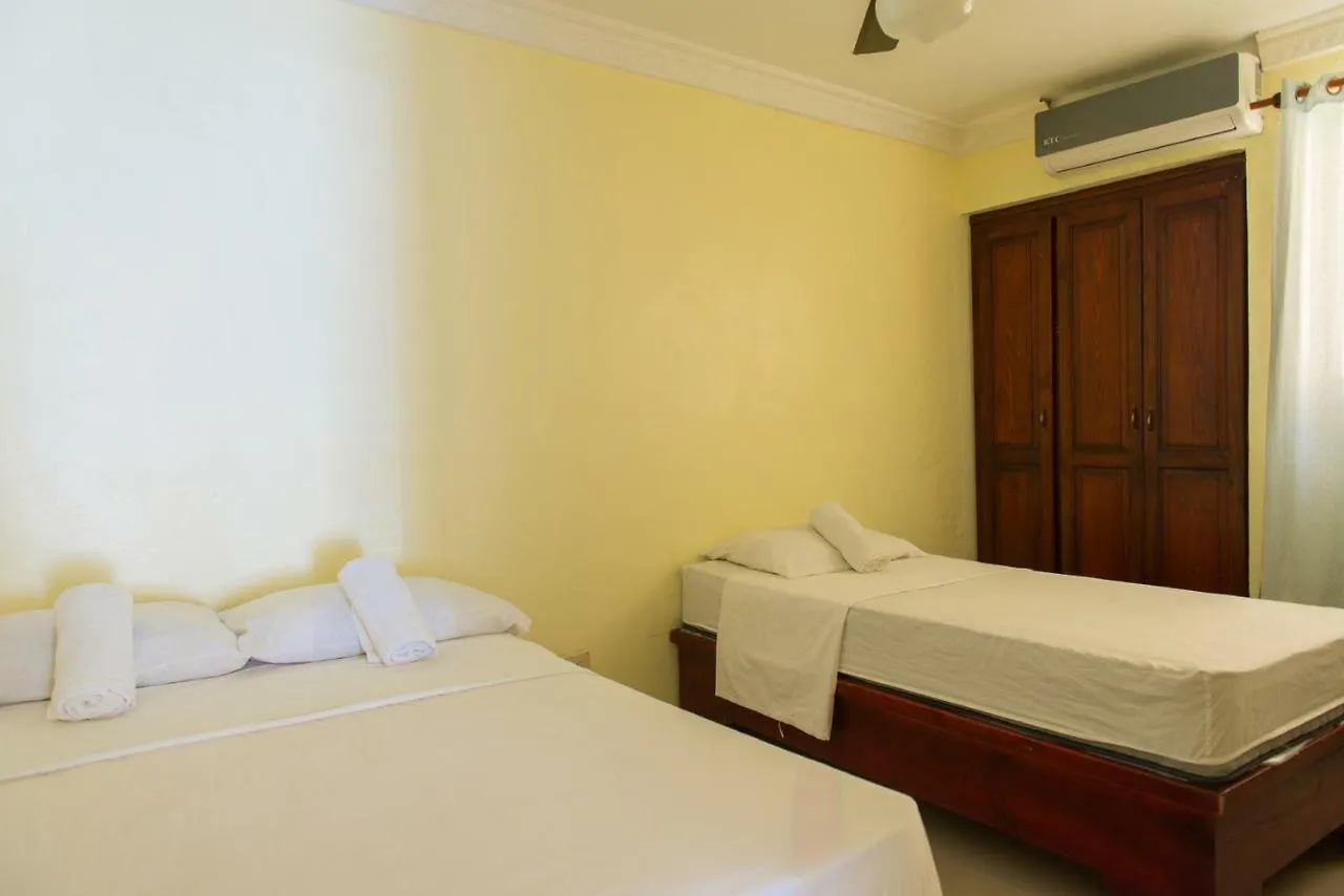 Tropical Island Apartahotel Santo Domingo 3*,